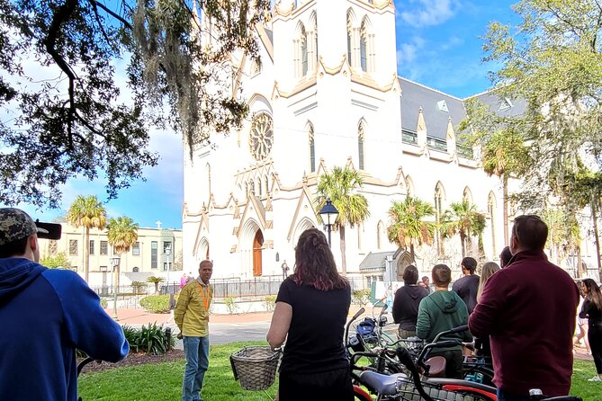 2-Hour Explore Savannah Bike Tour - Monterey Square and the Midnight Mystery