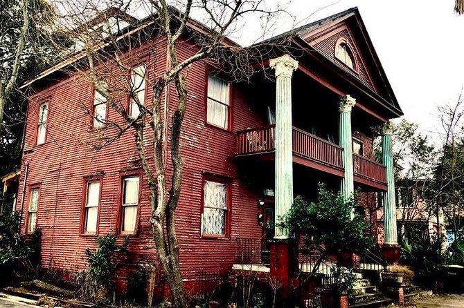 90 Minute Historic Savannah Walking Haunted Bar Pub Crawl - Who this is best for (and who might want a different style)