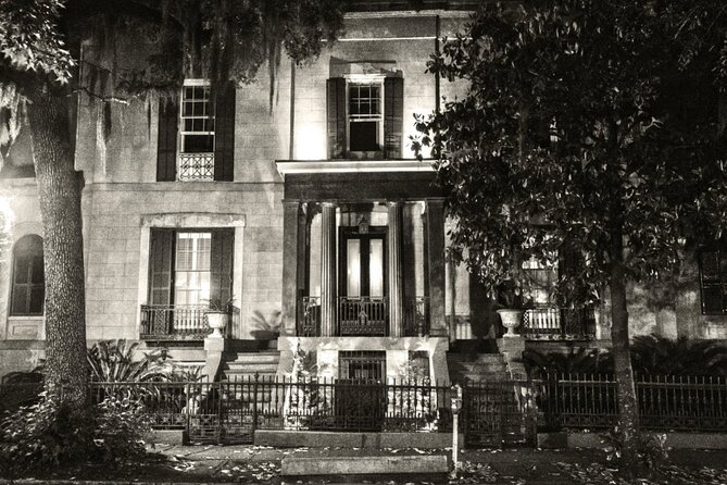 90 minute Original Haunted Savannah Tour | 8pm - Family-Friendly Spooky: Stories That Stay PG