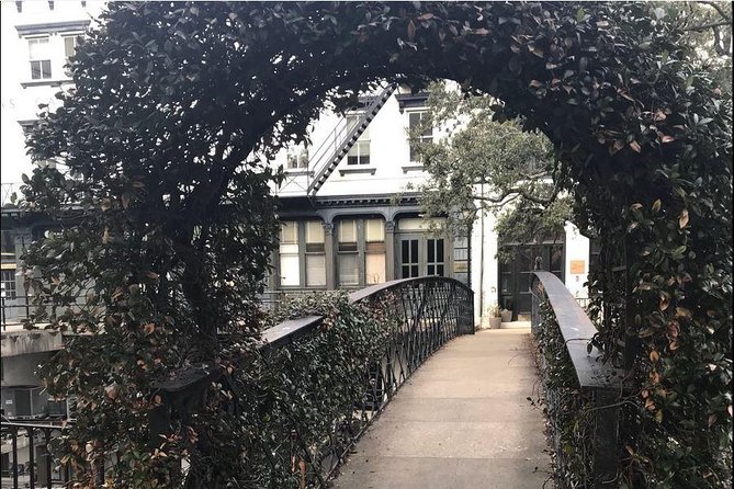 A Walk Through The Book "Midnight in the Garden of Good and Evil" - Behind the Scenes: Local Names, Photos, and Real Savannah Talk