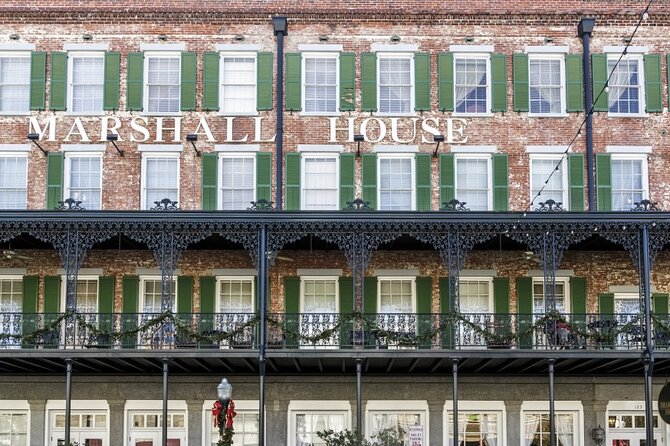 Astounding Scavenger Hunt: Historic Savannah Adventure - A Game-Style Walk Through Historic Savannah