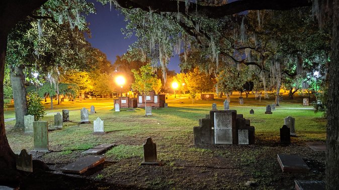 Bad Kitty Haunted Savannah Pub Crawl - Spooky, naughty ghosts - Drink-focused, but not necessarily all-or-nothing