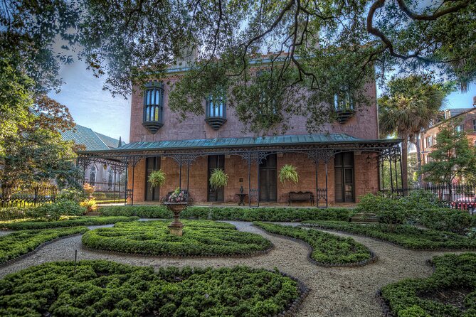 Battles & Brews Pub Crawl in Savannah - Stop 2: Madison Square, where memory meets wartime strategy