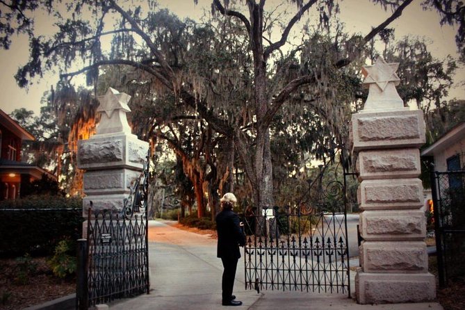Bonaventure Cemetery's Secret Society Ghost Tour - Shannon Scott’s Story Style (and Why It Works for History Lovers)