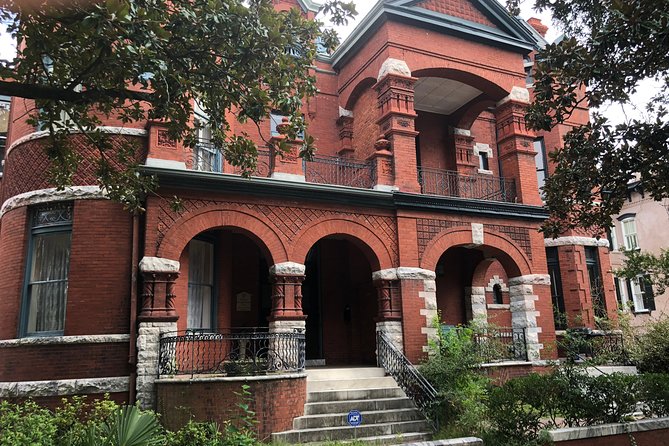 Bonaventure Cemetery Walking Tour with Transportation - Hotel pickup in Savannah: where the van comes for you