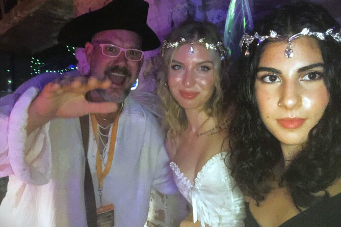 Captain Stoner's Haunted Dive Bar Crawl in Historic Savannah - Starting at Davant Park: Find the Group and Stick to the Plan