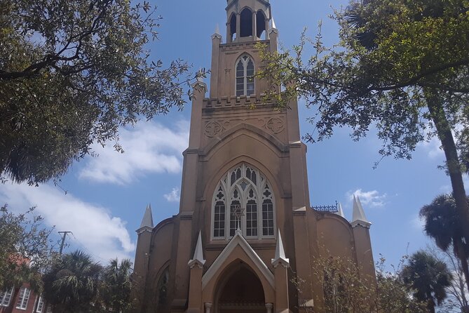 Chippewa Square to Forsyth Park: A Self-Guided Audio Tour of Savannah - Madison Square, Jones Street, and Monterey Square: street-level Savannah