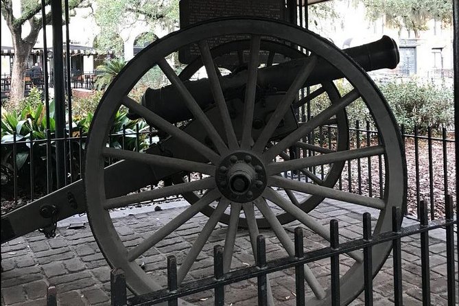 Civil War Savannah!! Guided Walking Tour - Savannah Historic District: colonial roots and the war’s messy timing