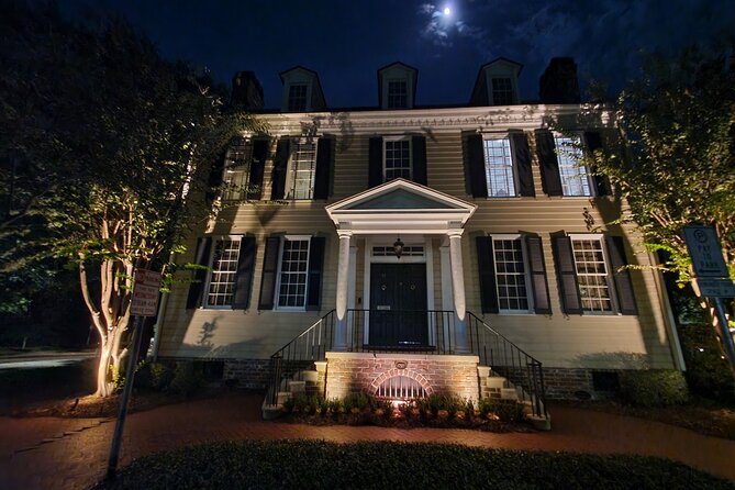 Doctor Buzzard's Goodtime Ghost Tour - Guides, group size, and why the tone matters