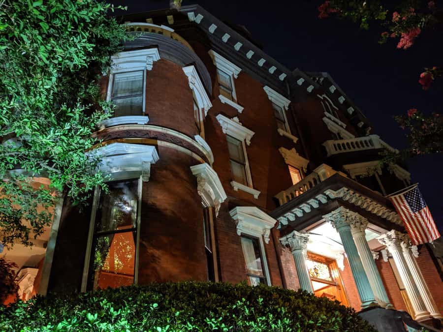 Fraidy Cat Ghost Tour - Family Fun in Haunted Savannah - Guide Styles You Might Notice (Names You May Hear)