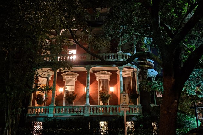 Fraidy Cat: The Family Fun Ghost Tour of Savannah - From Columbia Square to Classic Savannah Lore