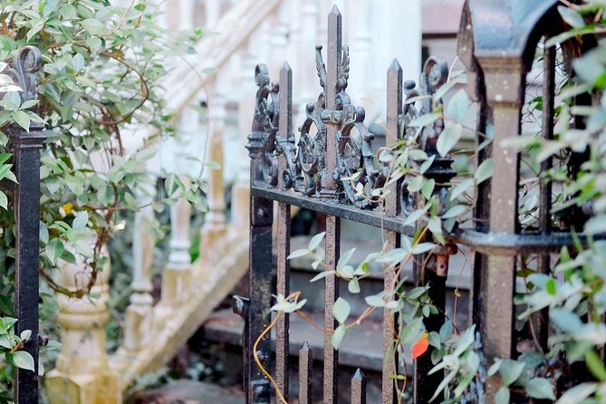 Genteel and Bard's Savannah History Walking Tour - Stop 2: Chippewa Square and the Forrest Gump Link