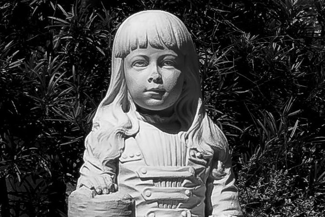 Haunted Savannah Paranormal Ghost Tour - Johnson Square (and the Wright Square finale): where the tour starts and ends