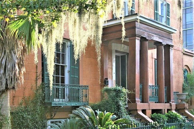 Haunted Savannah Paranormal Ghost Tour - The Twilight Stroll: mossy squares, colonial echoes, and local superstitions