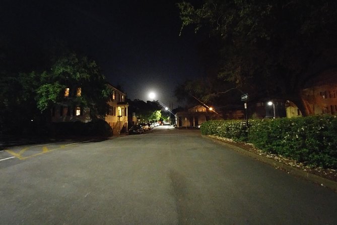 Haunted Savannah Pub Crawl - Guide Energy Makes or Breaks It (Gregg, Teresa, and the Small-Group Advantage)