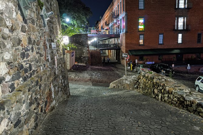 Hell Cat Ghost Tour - Savannah's Haunts and Horror - Duration, Group Size, and How That Changes Your Experience