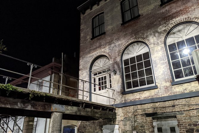 Hell Cat Ghost Tour - Savannah's Haunts and Horror - Walking at Night: Comfort Tips and Camera Expectations