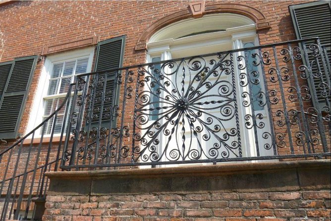 Historic Homes of Savannah Guided Walking Tour - What You’re Really Paying For: the Guide’s Role