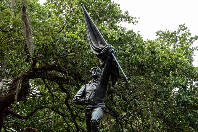 Historic Savannah Self-Guided Audio Walking Tour Bundle - Squares and a Cemetery: Chippewa Square to Colonial Park Cemetery