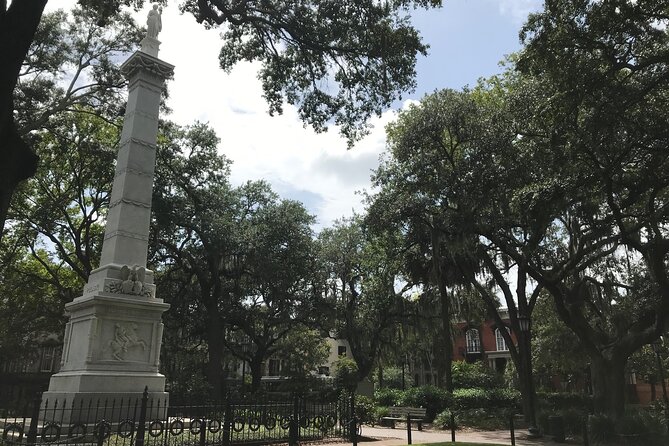 Historic Savannah Walking Tour - Five Squares, One Clear Story on Foot