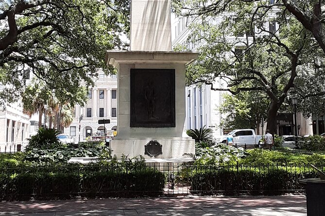 Johnson Square to Independent Presbyterian: A Self-Guided Audio Tour of Savannah - Lucas Theatre for the Arts to Reynolds Square: culture you can spot from the sidewalk