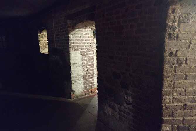Late Night Savannah Haunted Pub Crawl - Entering the 1790 Inn first: why the opening stop matters