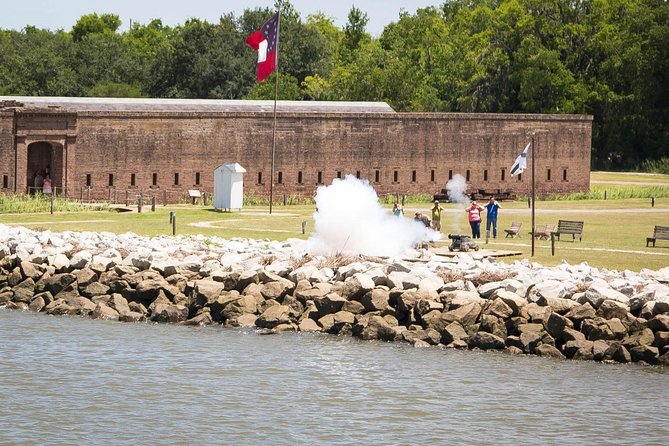 Narrated Harbor Luncheon Riverboat Cruise - Alcohol, Smoking, and Weather: On-Board Comfort Rules