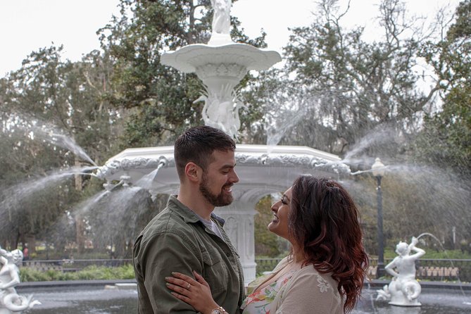 Private Photoshoot in Savannah, GA - Starting at Forsyth Park Fountain: how the session begins