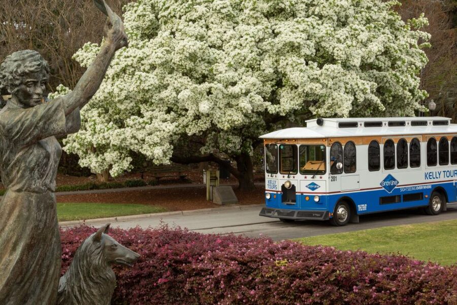Savannah: 1.5-Hour Guided Trolley Tour with Shuttle Service - The Guides: Humor, Clear Delivery, and Smart Local Tips