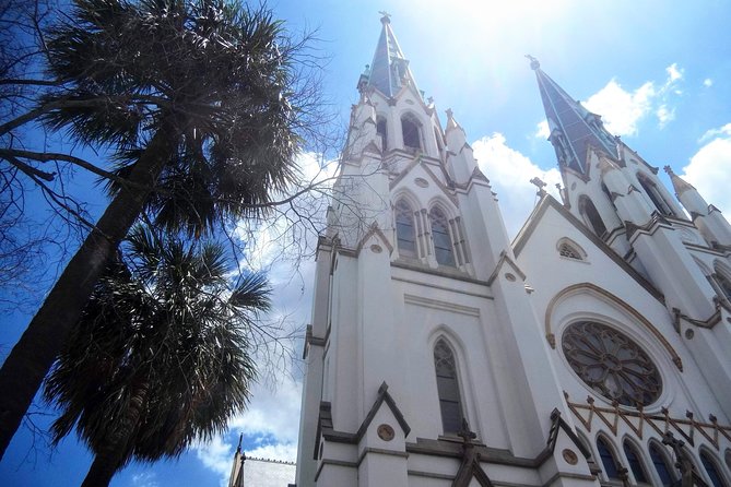 Savannah 101, a History Tour (by Walk With Me Savannah Tours) - Reynolds Square to Owens-Thomas House: Old Styles and Hard Lives