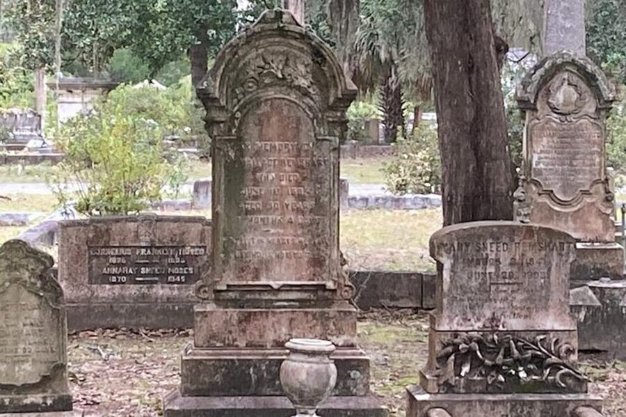 Savannah: Bonaventure Cemetery Golf Cart Guided Tour - Why the guides matter: stories, humor, and reading the monuments