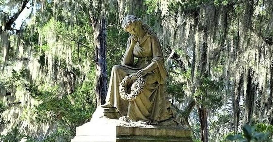 Savannah Bonaventure Walking Tour with Transportation - Entering Bonaventure Cemetery with Tim as your guide