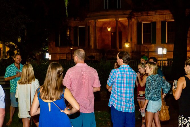 Savannah Ghost Tour for Adults ALL Alcoholic Drinks Included - The Haunted Pub Crawl Part: Drinks, Stops, and Pacing