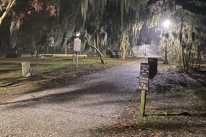 Savannah Ghost Tour for Adults ALL Alcoholic Drinks Included - Weather, What to Bring, and How to Stay Comfortable