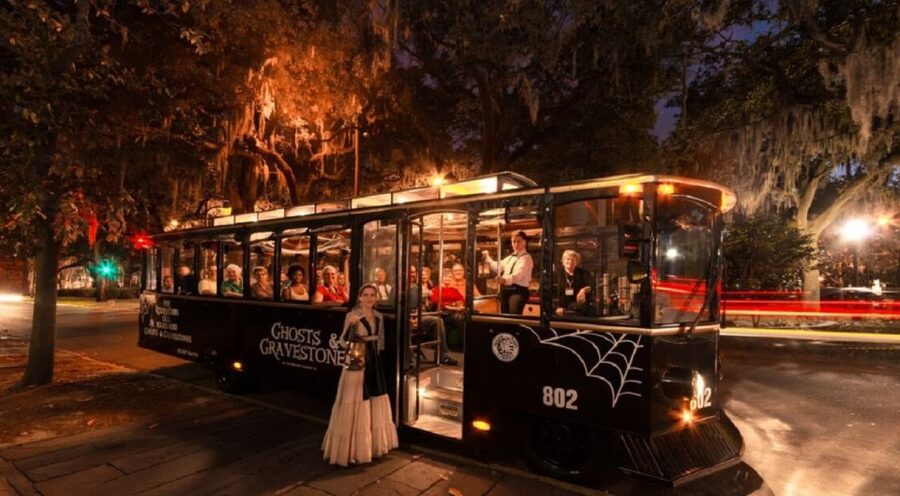 Savannah: Ghosts and Gravestones Tour with Low House Entry - Should You Book This Savannah Ghost Tour with Low House Entry?
