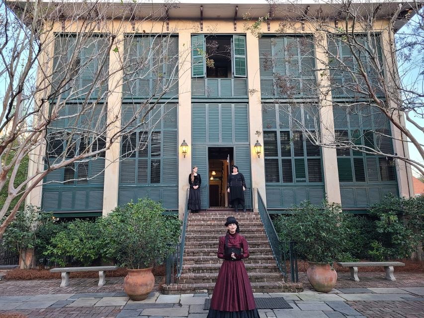 Savannah: Ghosts and Gravestones Tour with Low House Entry - The Andrew Low House: Prestigious Family Stories in an Unsettling Home