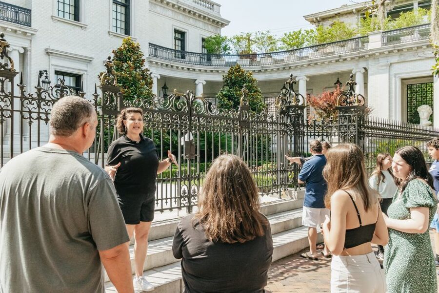 Savannah: Ghosts, Asylums, Voodoo, and Horror Walking Tour - What to bring (and what to skip) for the best experience