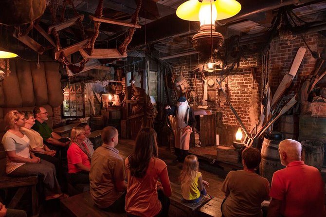 Savannah Ghosts & Gravestones Trolley Tour - Stop 1: Andrew Low House Museum and the Juliette Gordon Low Connection