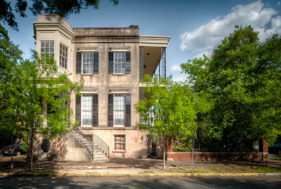 Savannah: Grave Tales Walking Tour - The tour stops: what each part adds to the story