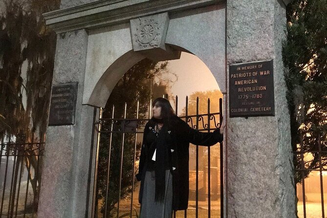 Savannah Haunted Pub Crawl Walking Tour - Price and pacing: What $34.99 really gets you