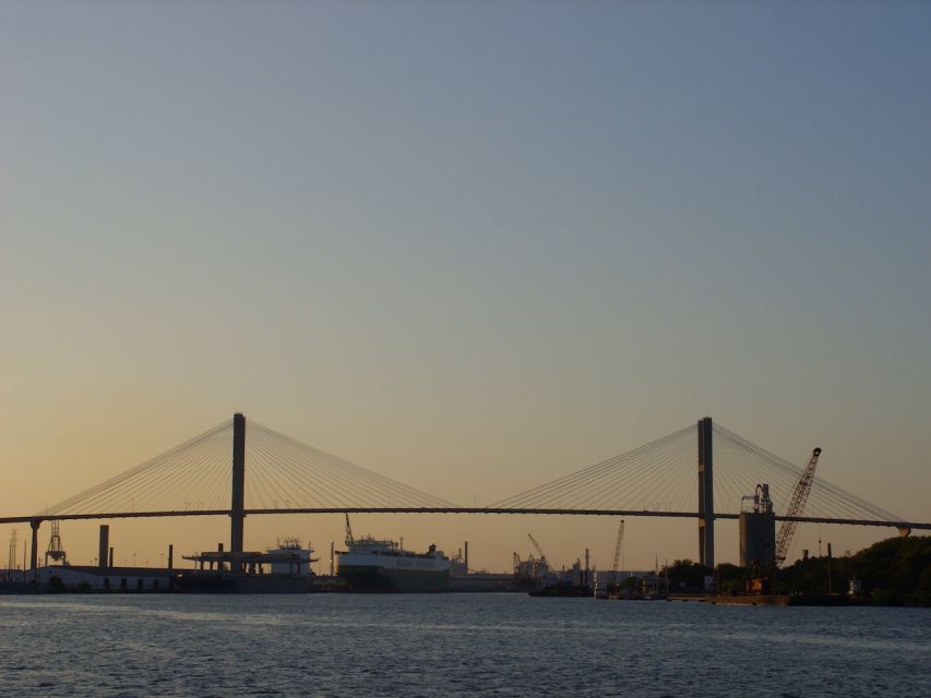 Savannah: Historic District Overview on Foot - Starting at Telfair Square, and why the timing matters