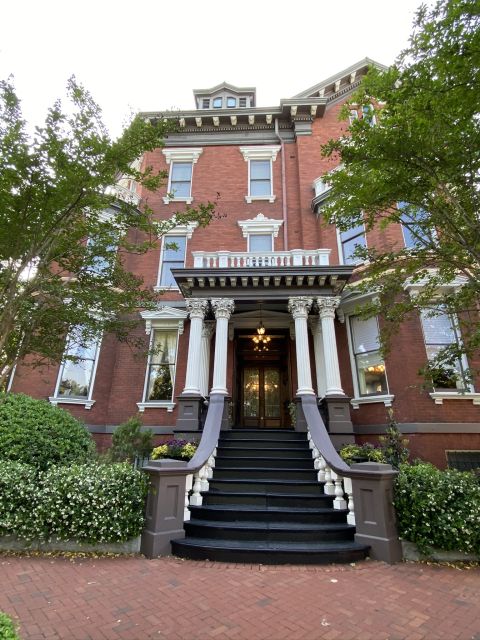 Savannah: Historic District Overview on Foot - Christ Church Episcopal, Wright Square, and the “cotton port” transformation