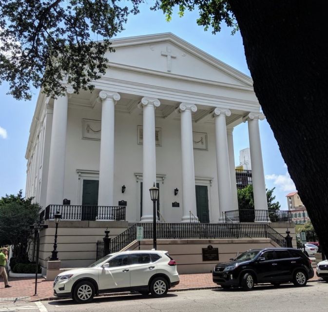 Savannah: Historic Districts & Bonaventure Private Tour - Victorian District architecture: Queen Anne and late-Victorian streets