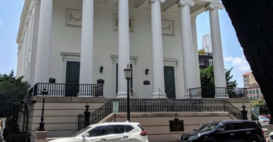 Savannah: Historic Districts & Bonaventure Private Tour - Bonaventure Cemetery on a former plantation and Midnight connections