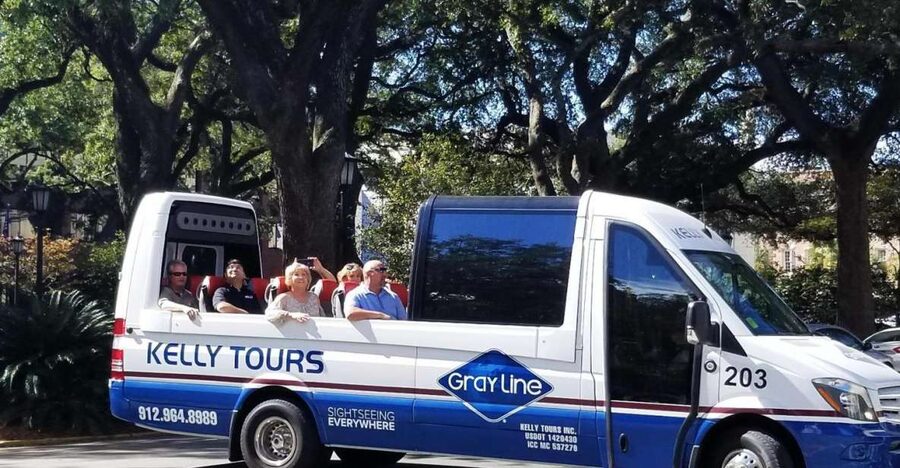 Savannah: Historical Panoramic City Tour - Getting on board: the Mercedes coach and your best viewing angles