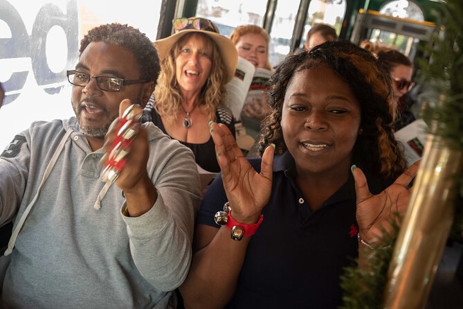 Savannah Holiday Sights and Festive Nights Trolley Tour - Weather and Visibility: Rain Can Change Everything