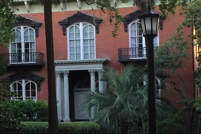 Savannah Midnight in the Garden of Good & Evil Narrated Walking Tour - Chippewa Square’s quick pivot to Forrest Gump