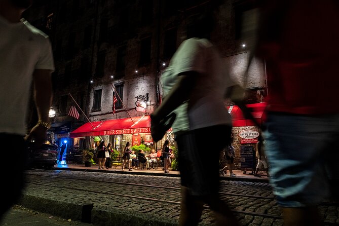 Savannah Midnight in the Garden Pub Crawl - Eccentric Savannah stories: drag queens, psychics, and the Jim Williams trail