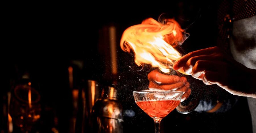 Savannah: Midnight in the Garden Walking Tour and Pub Crawl - Key Points to Know Before You Go