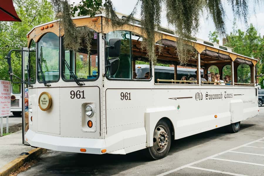 Savannah: Old Savannah Tours Historic Overview - 270+ years of stories in 75 minutes: how the narration lands